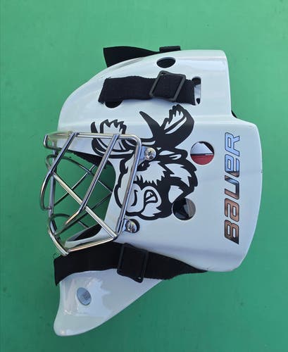 White Intermediate Bauer NME 8 Goalie Mask (7 3/8" - 7 1/2" Fit 3)