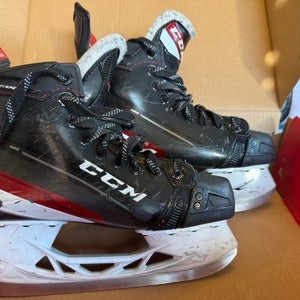 CCM JetSpeed FT485 Hockey Skates Regular Width Size 5.5 (Used)