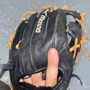 Black Used Kid Pitch (9YO-13YO) Mizuno Prospect Right Hand Throw Baseball Glove 11.5"
