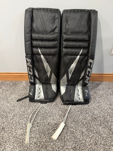 28" CCM Eflex 4.5 Goalie Leg Pads (Used)