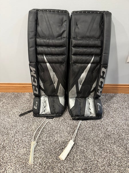 28" CCM Eflex 4.5 Goalie Leg Pads (Used)
