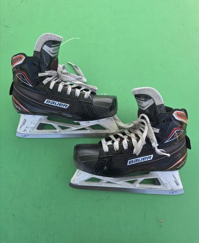 Intermediate Bauer Vapor X700 Hockey Goalie Skates Regular Width Size 5