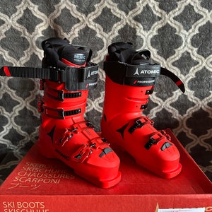 2025 Atomic Redster CS 130 Ski Boots NEW! Size 26.5