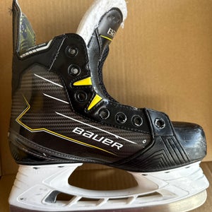 Bauer Supreme M40 Hockey Skates Regular Width Size 3 (Used)