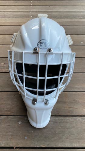 Wall W1 Goalie Mask – Junior (50–53 cm) – HECC Certified (Used)