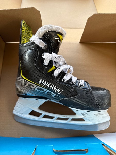 2023 Bauer Vapor 3X Hockey Skates Regular Width 13.5 (Used)
