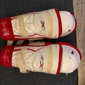 Intermediate Bauer Vapor 12" APX Shin Pads (Used)