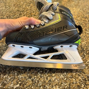 Bauer Elite Hockey Goalie Skates Regular Width Size 3 (Used)