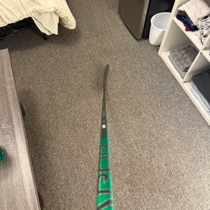 Senior Bauer Vapor Hyperlite 2 Left Hand Hockey Stick P28M Pro Stock (New)