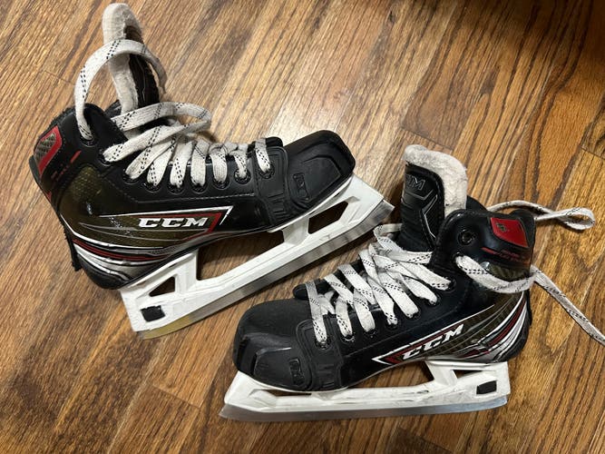CCM FT460 Hockey Goalie Skates Size 3.5 (Used)