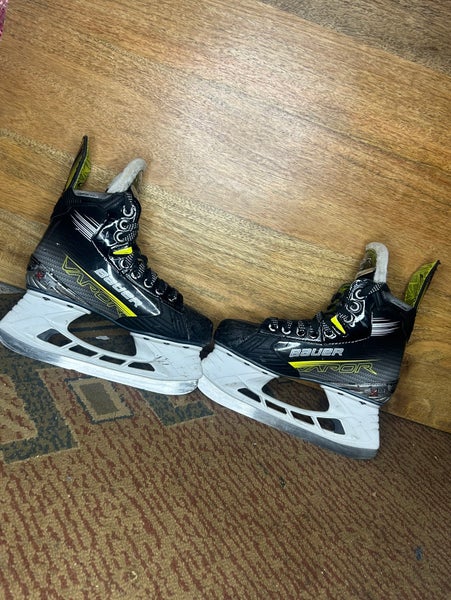 2023 Bauer Vapor X4 Hockey Skates Size 3 (Used)