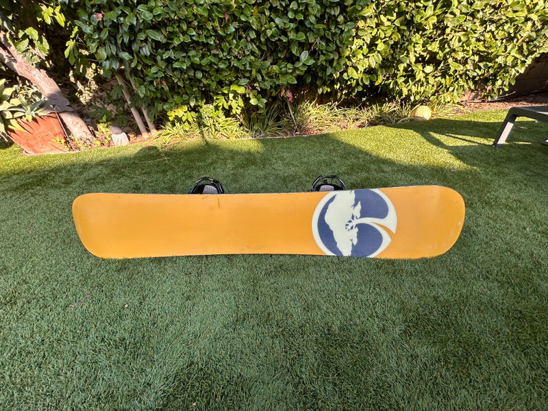 Arbor Snowboard With K2 Bindings True Twin (Used)