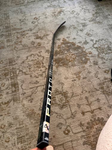 Intermediate Bauer Proto R Left Hand Hockey Stick P92 (Used)