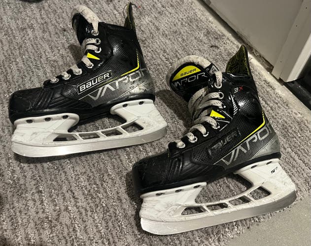 Bauer Vapor 3X Hockey Skates Youth 12.5 (Used)