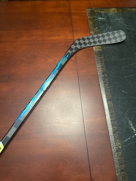 Intermediate Bauer Nexus Sync Right Handed Hockey Stick P88 (Used)