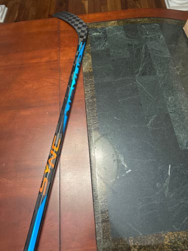 Senior Bauer Nexus Sync Right Handed Hockey Stick P88 (Used)