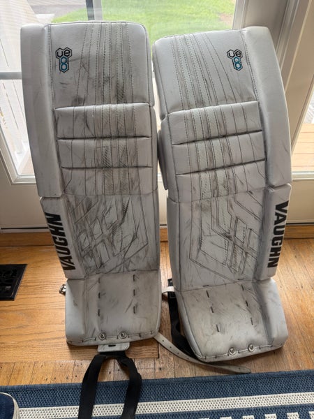 32" Vaughn Velocity VE8 Pro Goalie Leg Pads (Used)