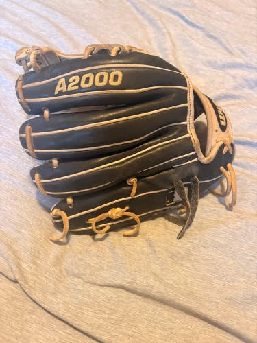 Wilson A2000 1786 RH Infield Baseball Glove 11.5" (Used)