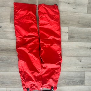 Billabong snow boarding outfit.  Boys size medium