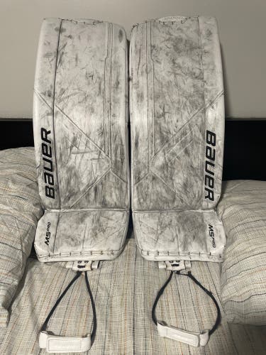 33" Bauer Supreme M5 Pro Goalie Leg Pads (Used)