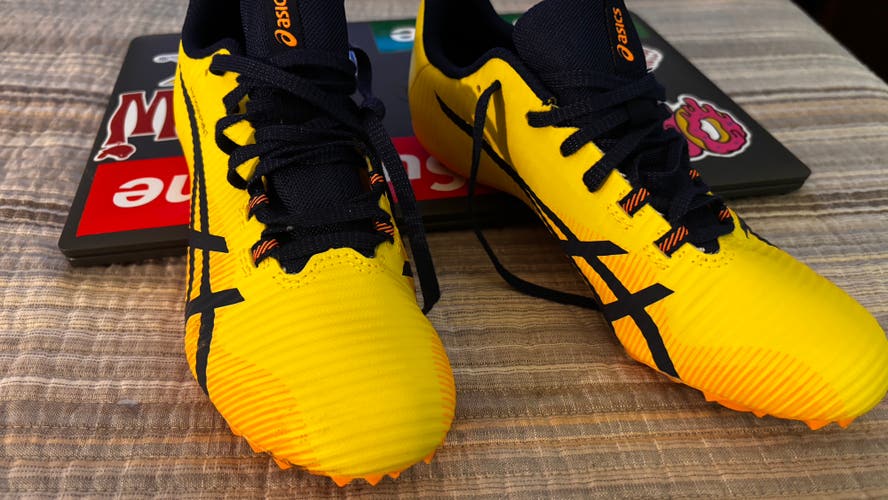 (Used) ASICS kids track spikes