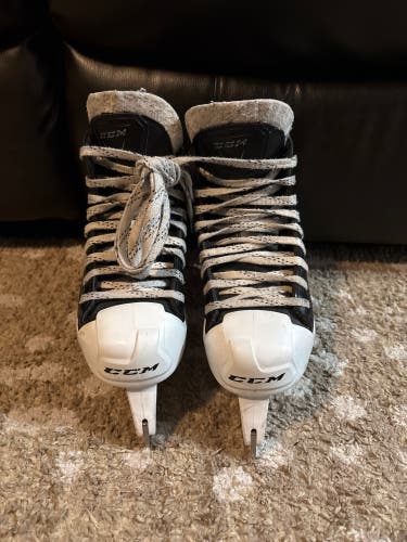 2019 CCM RibCor 40K Hockey Skates Regular Width Size 1.5 (Used)