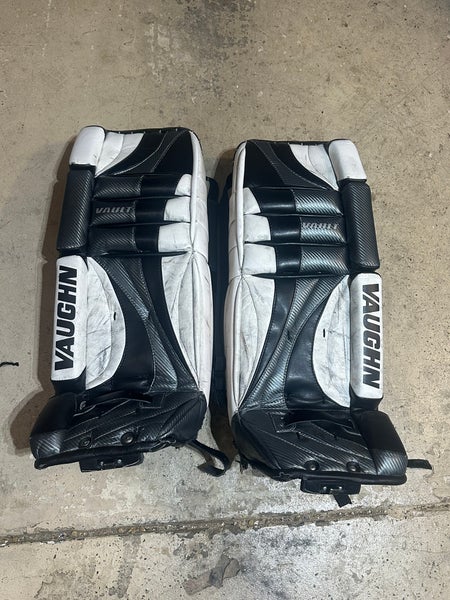 30" 2020 Vaughn Goalie Leg Pads (Used)