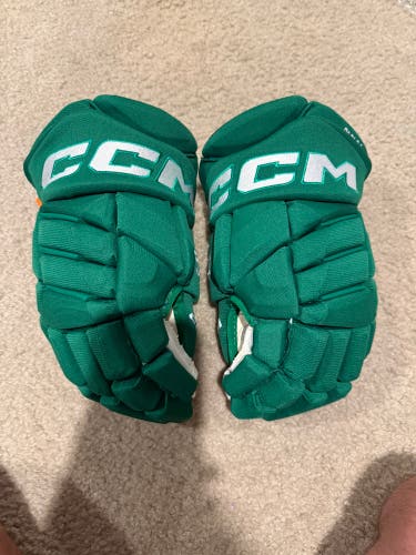 CCM JetSpeed FT1 Gloves 14" Auston Matthews Pro Stock Toronto Maple Leafs St Pats Green