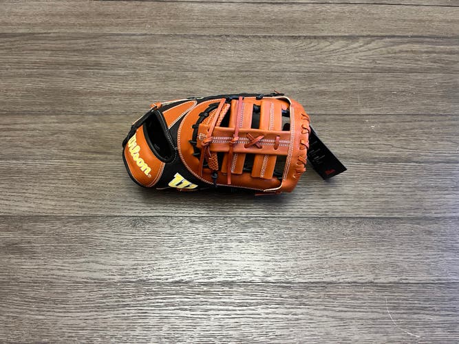 New Wilson A2000 1810 12.5" First Base Mitt