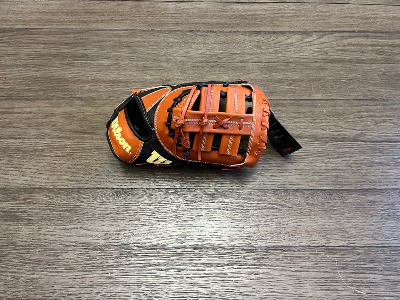 New Wilson A2000 1810 12.5" First Base Mitt