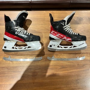 CCM JetSpeed FT4 Pro Hockey Skates Regular Width Pro Stock 10.5 (Used)