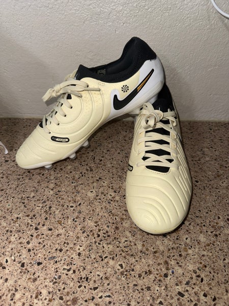 Lemonade/Black/Metallic Gold Coin Nike Tiempo Legend 10 Pro FG Size Men 7/Woman 8