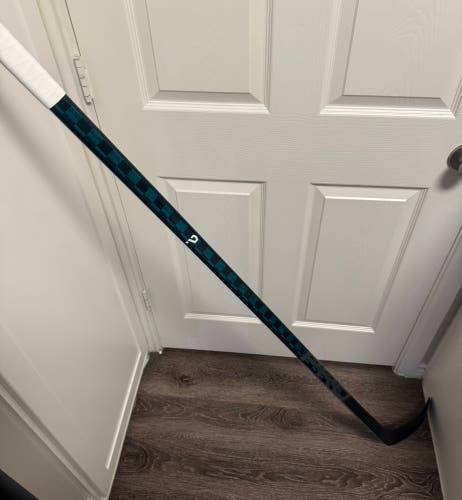 Senior PRO Red Line Custom Built Hockey Stick PRO71 Malkin Curve (Brand New) RH 70 Flex