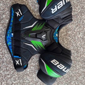 Small Junior Bauer Shoulder Pads (New)