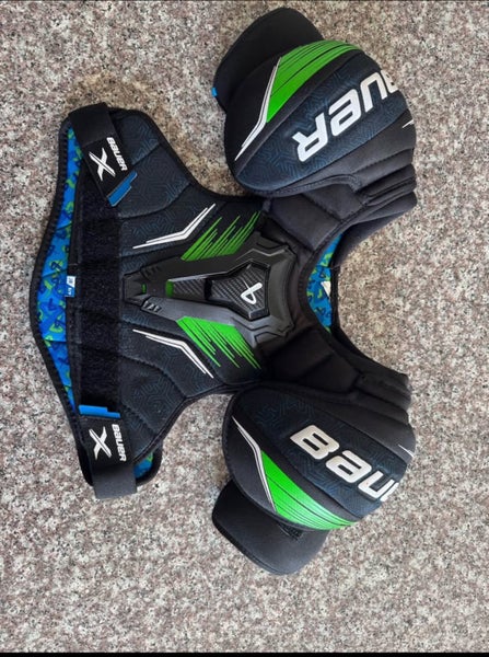Small Junior Bauer Shoulder Pads (New)