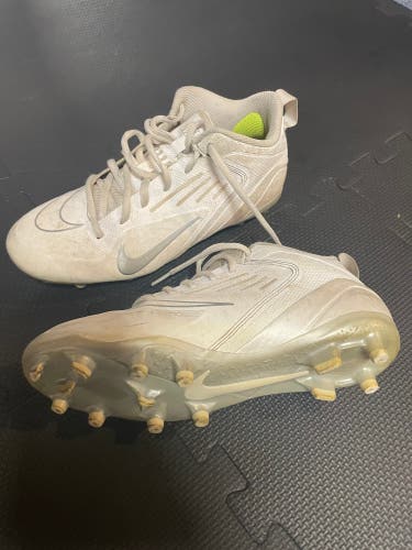 White Men's Size M 7.5 (W 8.5) Adult Nike (Used)