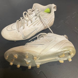 White Men's Size M 6.0 (W 7.0) Adult Nike (Used)