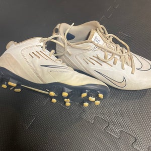 White Men's Size M 7.0 (W 8.0) Adult Nike (Used)