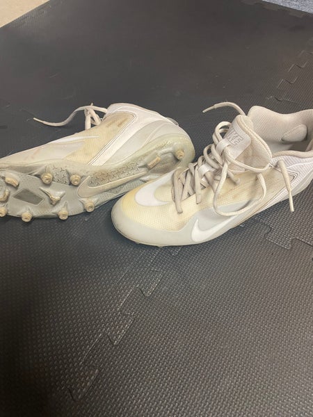 White Men's Size M 9.0 (W 10.0) Adult Nike (Used)