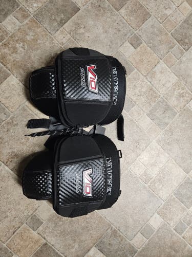 Vaughn (Used) V10 Pro Knee Pads Senior