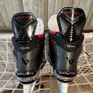 Bauer Vapor X5 Pro Hockey Skates Regular Width - Youth 12.5 (Like New)