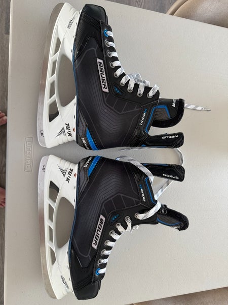 2019 Bauer Nexus N8000 Hockey Skates Regular Width 9.5 (New)