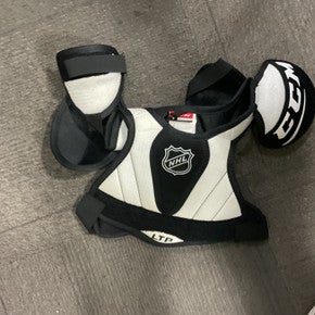 Used CCM LTP SHOULDER PADS Youth Shoulder Pads MD 11614-S000222715