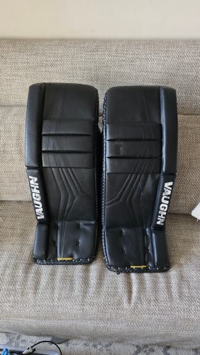 Vaughn V9 Goalie Leg Pads (Used) 26+2