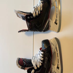 2022 Bauer Vapor X2.7 Hockey Skates Regular Width Size 3 (Used)