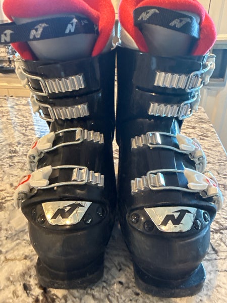 Mondo 21 & 21.5 Unisex Nordica GPTJ Ski Boots (Used)