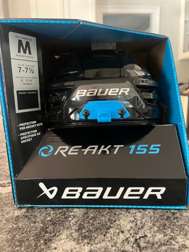 Medium Bauer Re-Akt 155 Helmet (New)