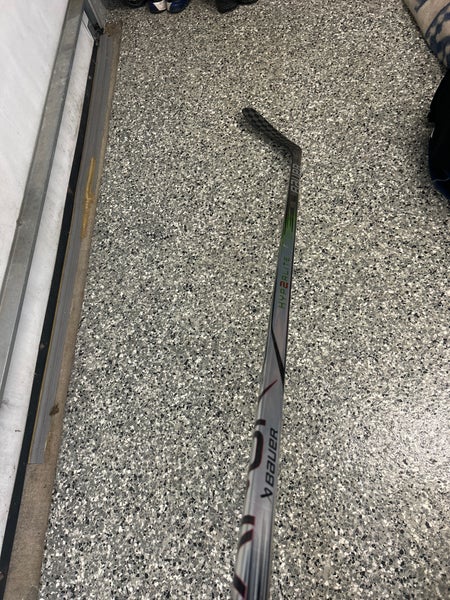 Senior Bauer Vapor Hyperlite 2 Left Hand Hockey Stick P92 (Used)
