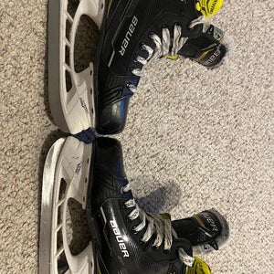Bauer Supreme M4 Hockey Skates Size 4.5 (Used)