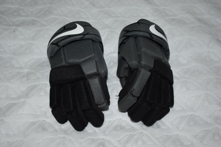 Nike Vapor LT Lacrosse Gloves, Youth Small - Great Condition!
